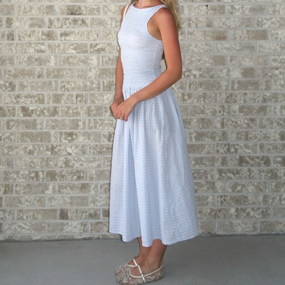 H&M Light Blue Sleeveless Midi Dress